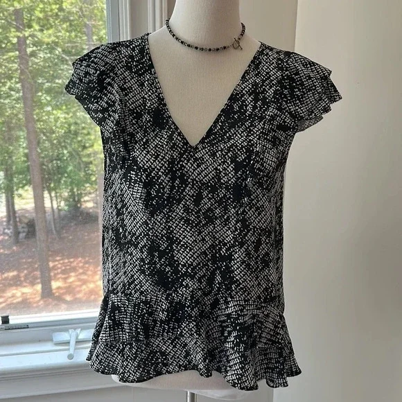 Parker Ruffle Sleeveless Black & White Blouse, Size Small, NWT - Picture 2 of 9